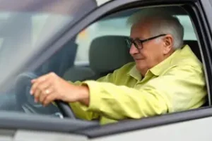 nova regra motoristas acima de 70 anos